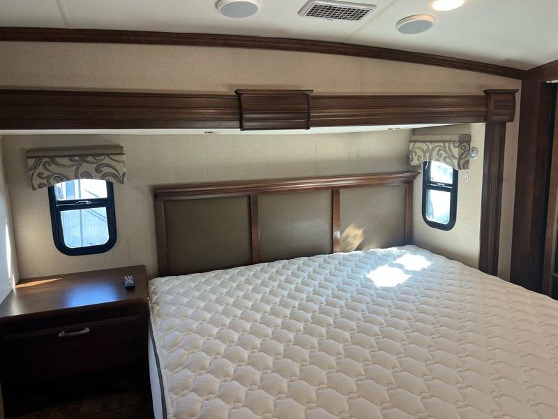 Forest River Cardinal  2016