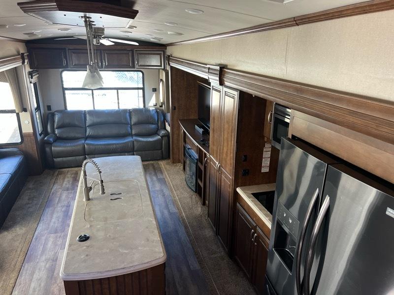 Forest River Cardinal  2016