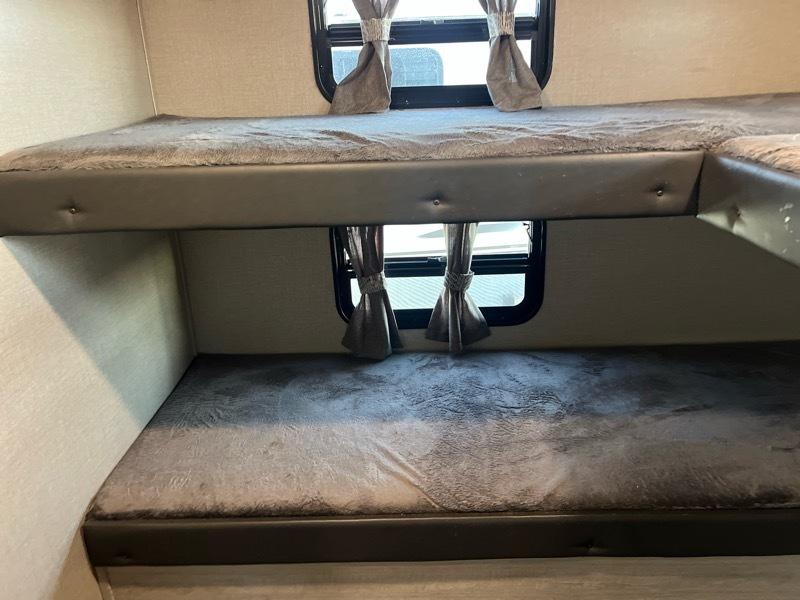 Forest River Catalina  2022