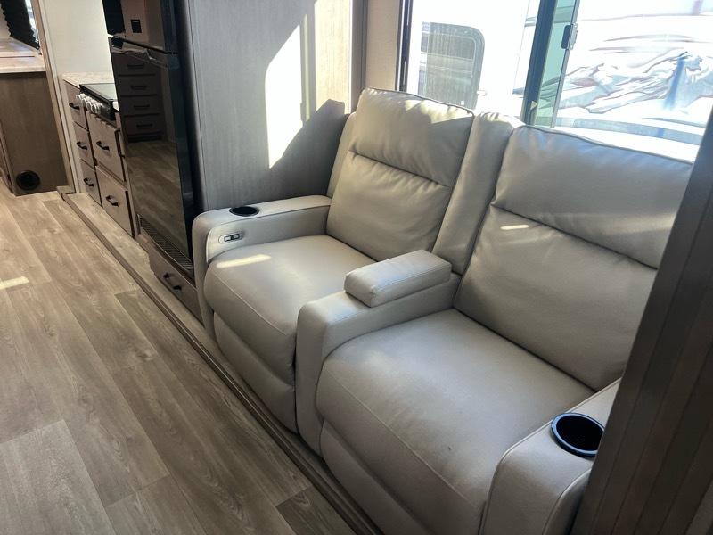 Grand Design Transcend  2024