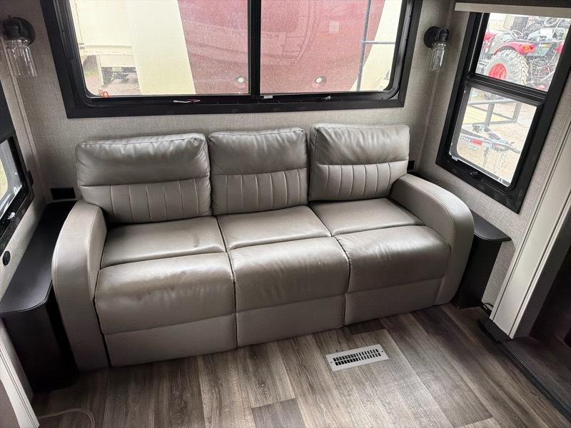 Jayco North Point  2022