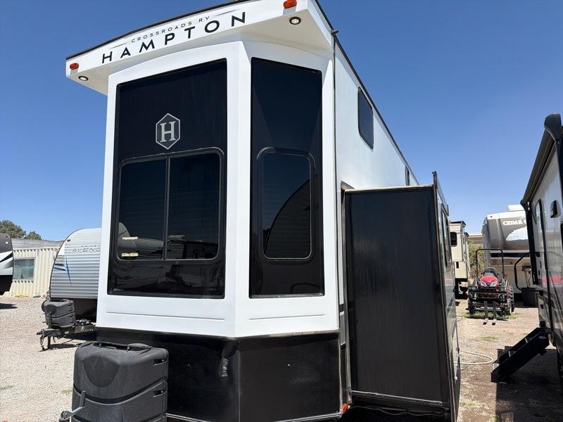 CrossRoads RV Hampton  2023