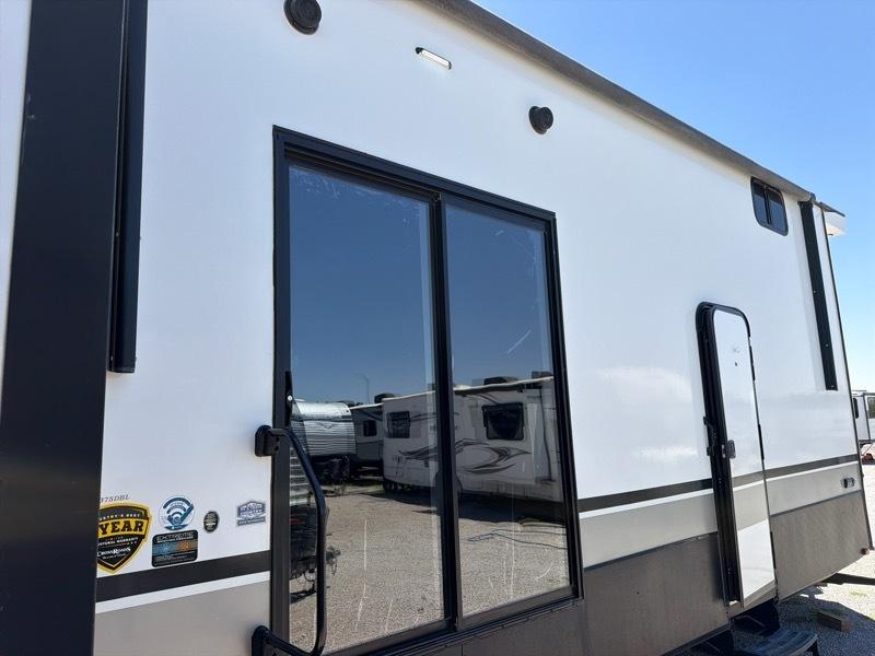 CrossRoads RV Hampton  2023