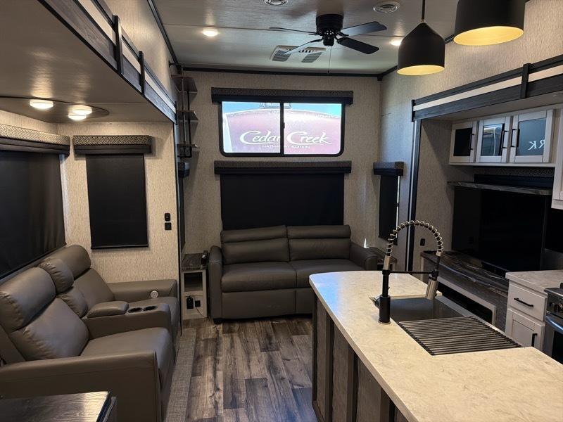 CrossRoads RV Hampton  2023