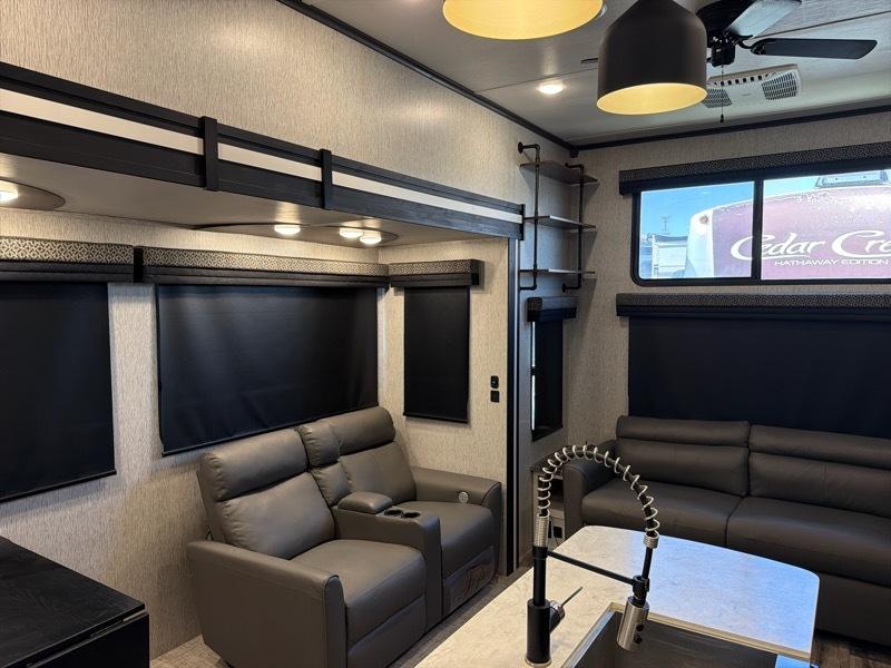 CrossRoads RV Hampton  2023