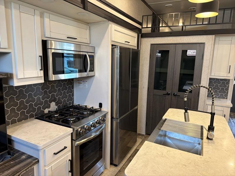CrossRoads RV Hampton  2023