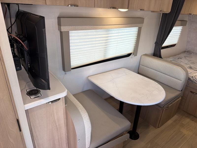 Winnebago Micro Minnie  2024