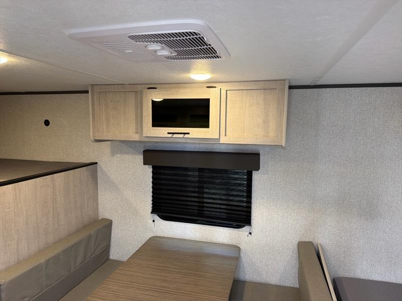 CrossRoads RV Zinger  2025