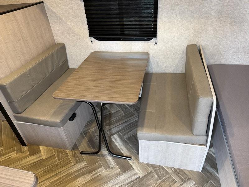 CrossRoads RV Zinger  2025
