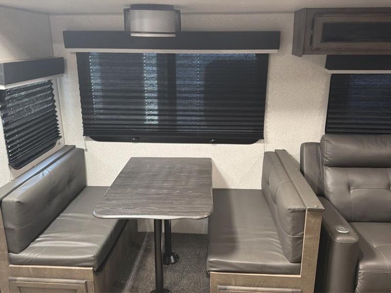 Venture RV Sport Trek  2022