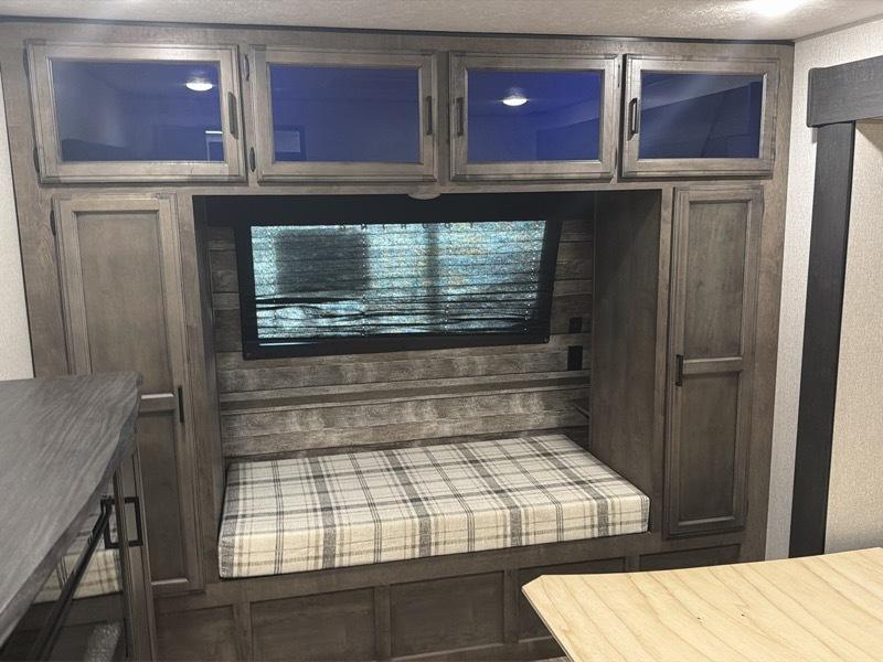 Venture RV Sport Trek  2022