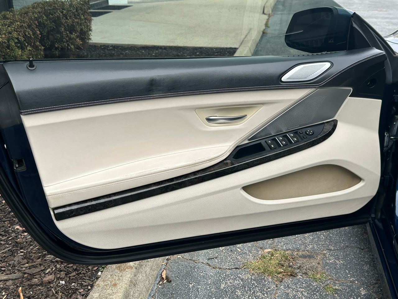 BMW 6 Series 2dr Conv 650i xDrive 2013 BMW 6 Series 2dr Conv 650i xDrive 2013