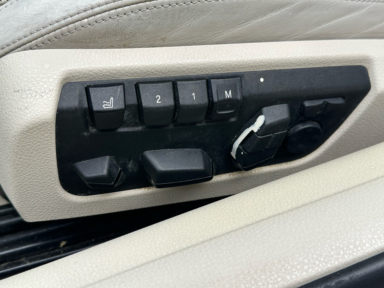 BMW 6 Series 2dr Conv 650i xDrive 2013 BMW 6 Series 2dr Conv 650i xDrive 2013