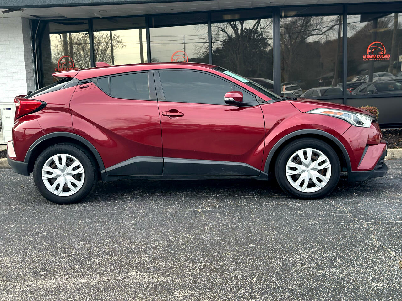 Toyota C-HR LE 4D SUV 2019