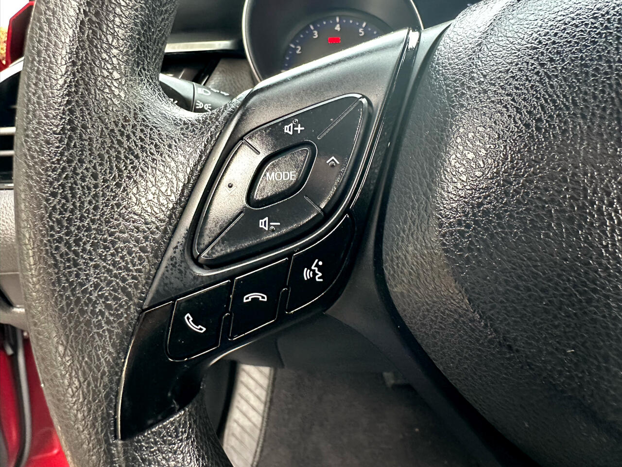 Toyota C-HR LE 4D SUV 2019