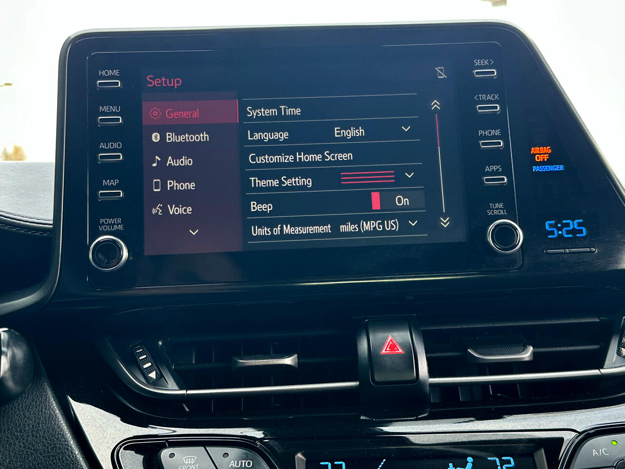 Toyota C-HR LE 4D SUV 2019