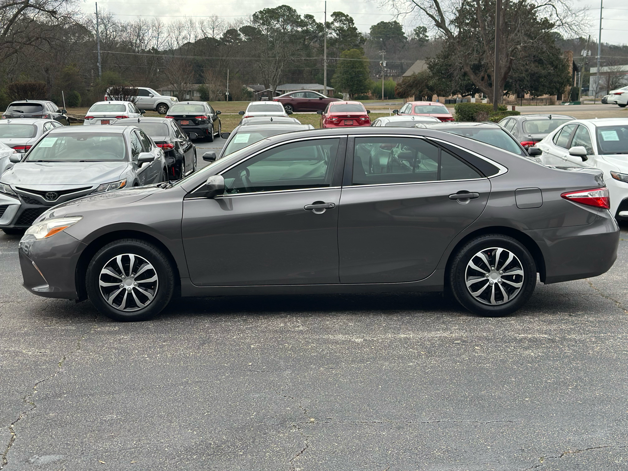 Toyota Camry LE Auto (Natl) 2017
