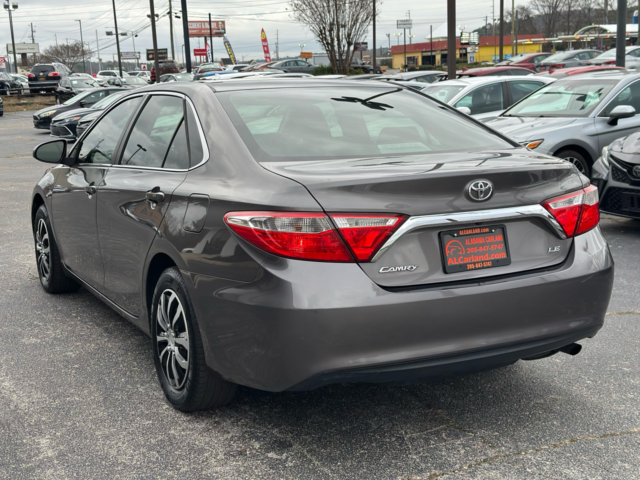 Toyota Camry LE Auto (Natl) 2017