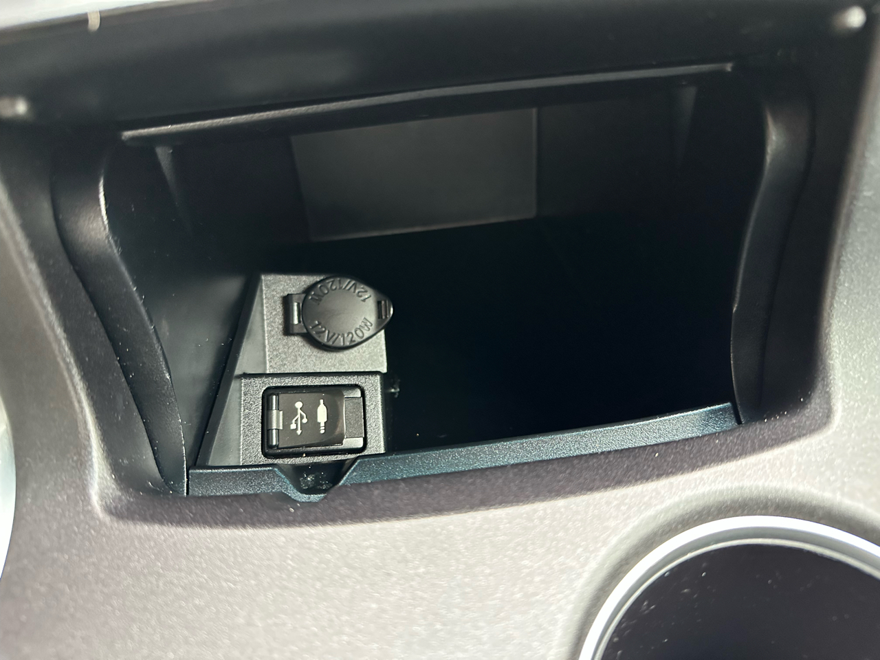 Toyota Camry LE Auto (Natl) 2017