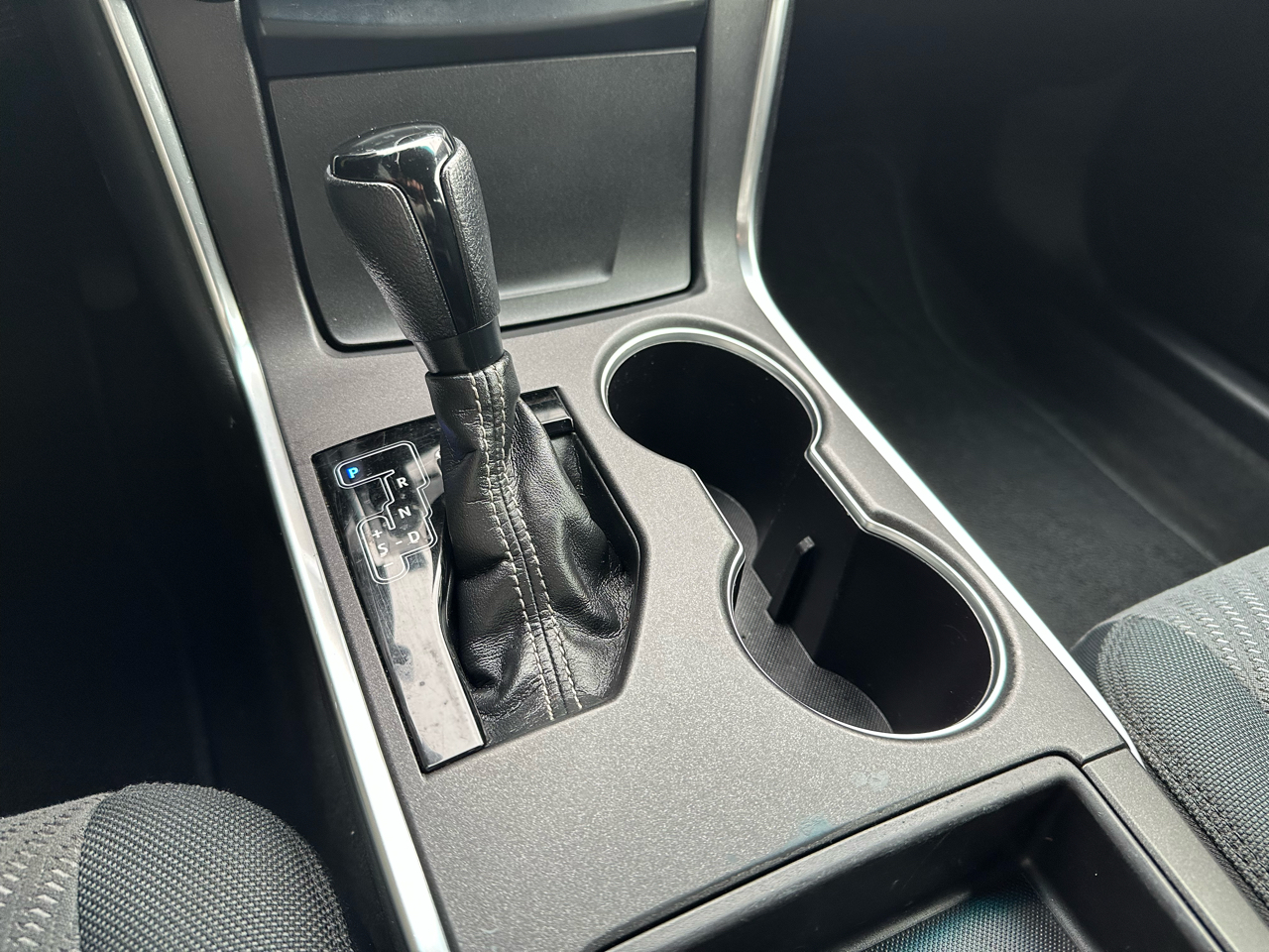 Toyota Camry LE Auto (Natl) 2017