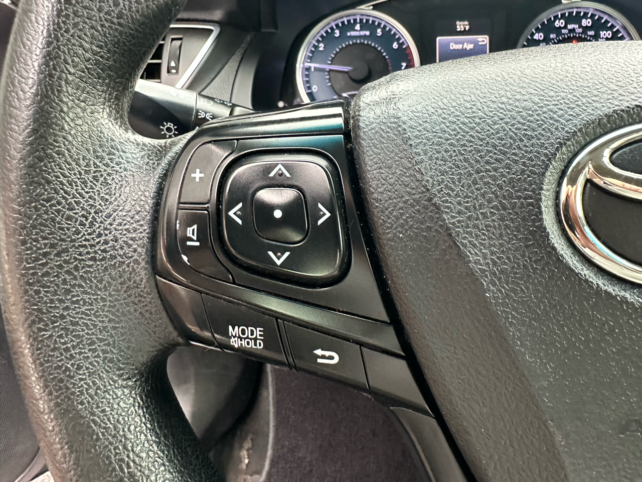 Toyota Camry LE Auto (Natl) 2017