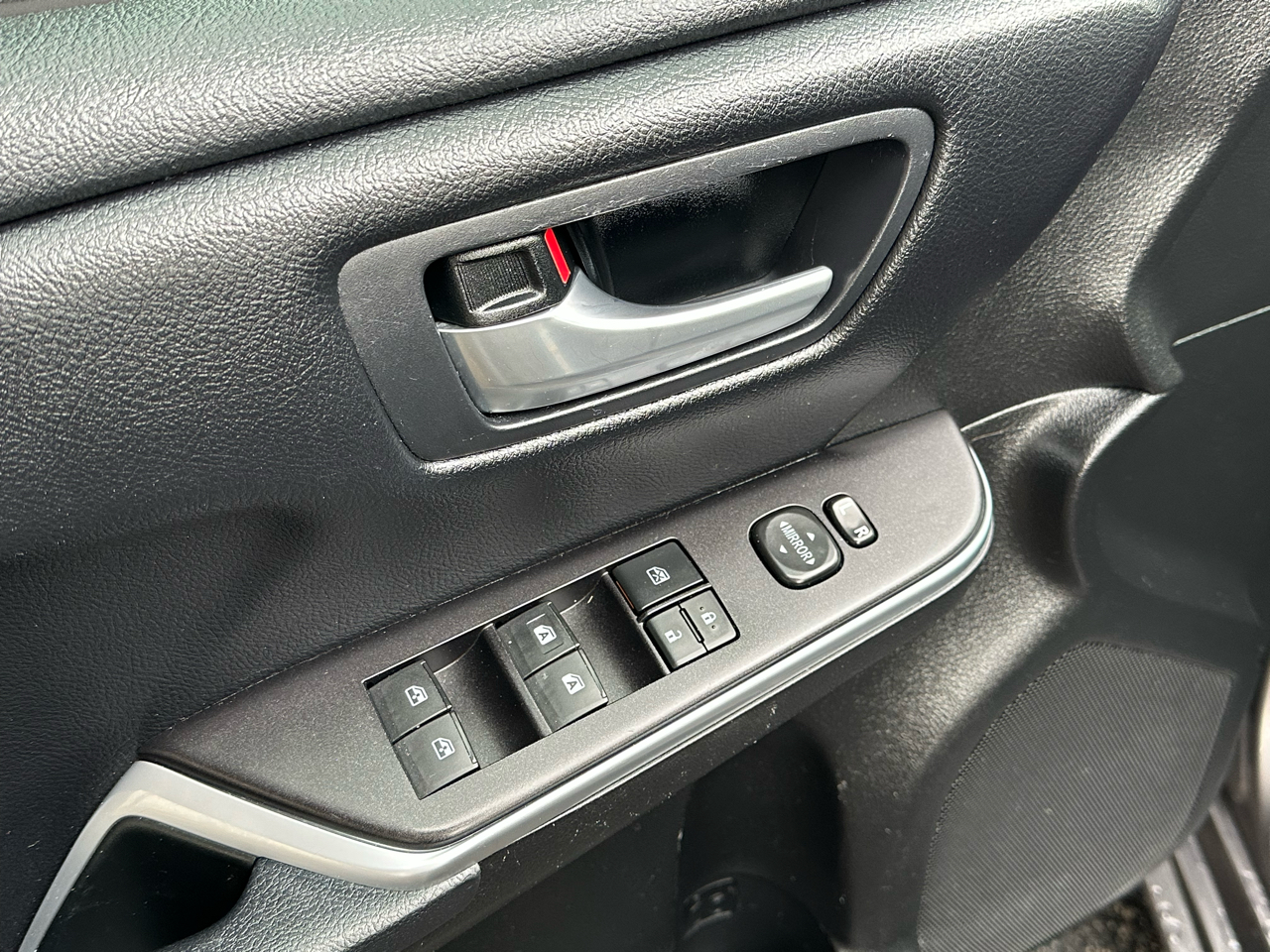 Toyota Camry LE Auto (Natl) 2017