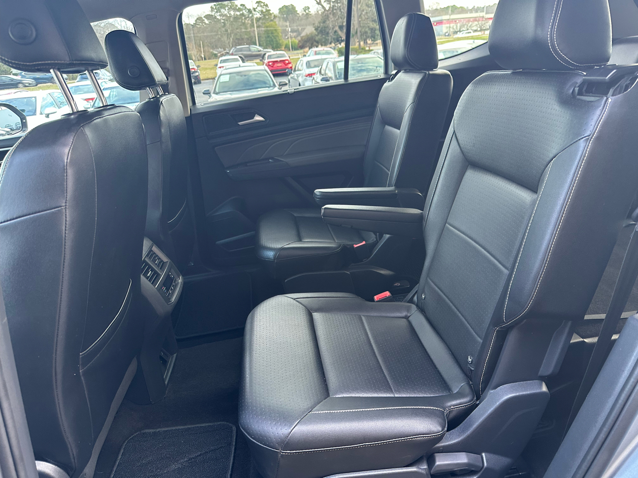 Volkswagen Atlas 2.0T SE w/Technology FWD *Ltd Avail* 2021