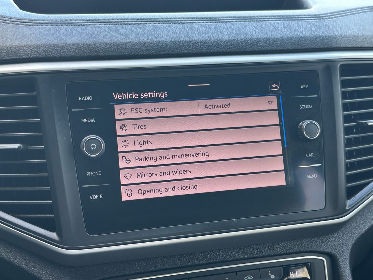 Volkswagen Atlas 2.0T SE w/Technology FWD *Ltd Avail* 2021