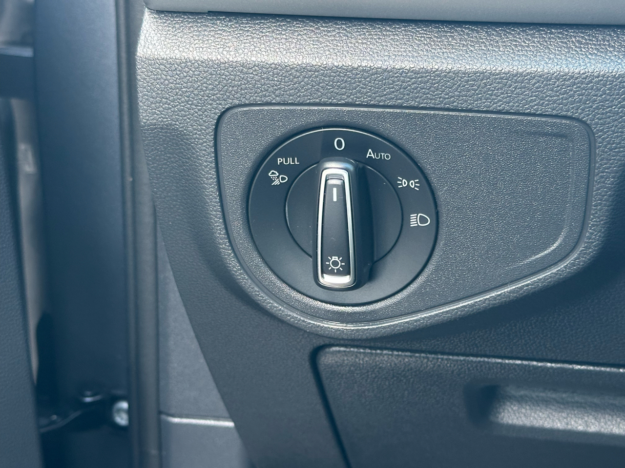 Volkswagen Atlas 2.0T SE w/Technology FWD *Ltd Avail* 2021