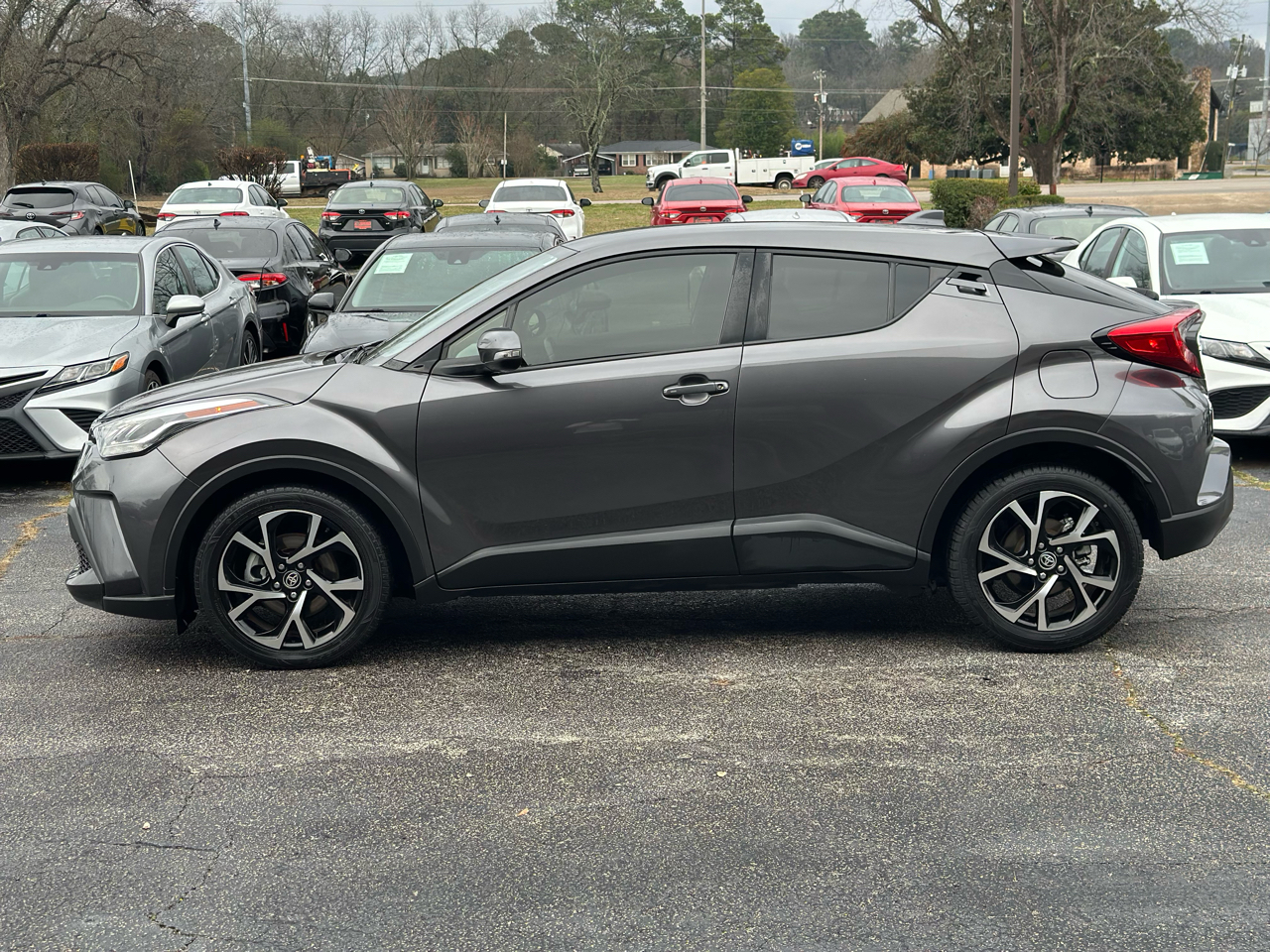 Toyota C-HR XLE FWD (Natl) 2020