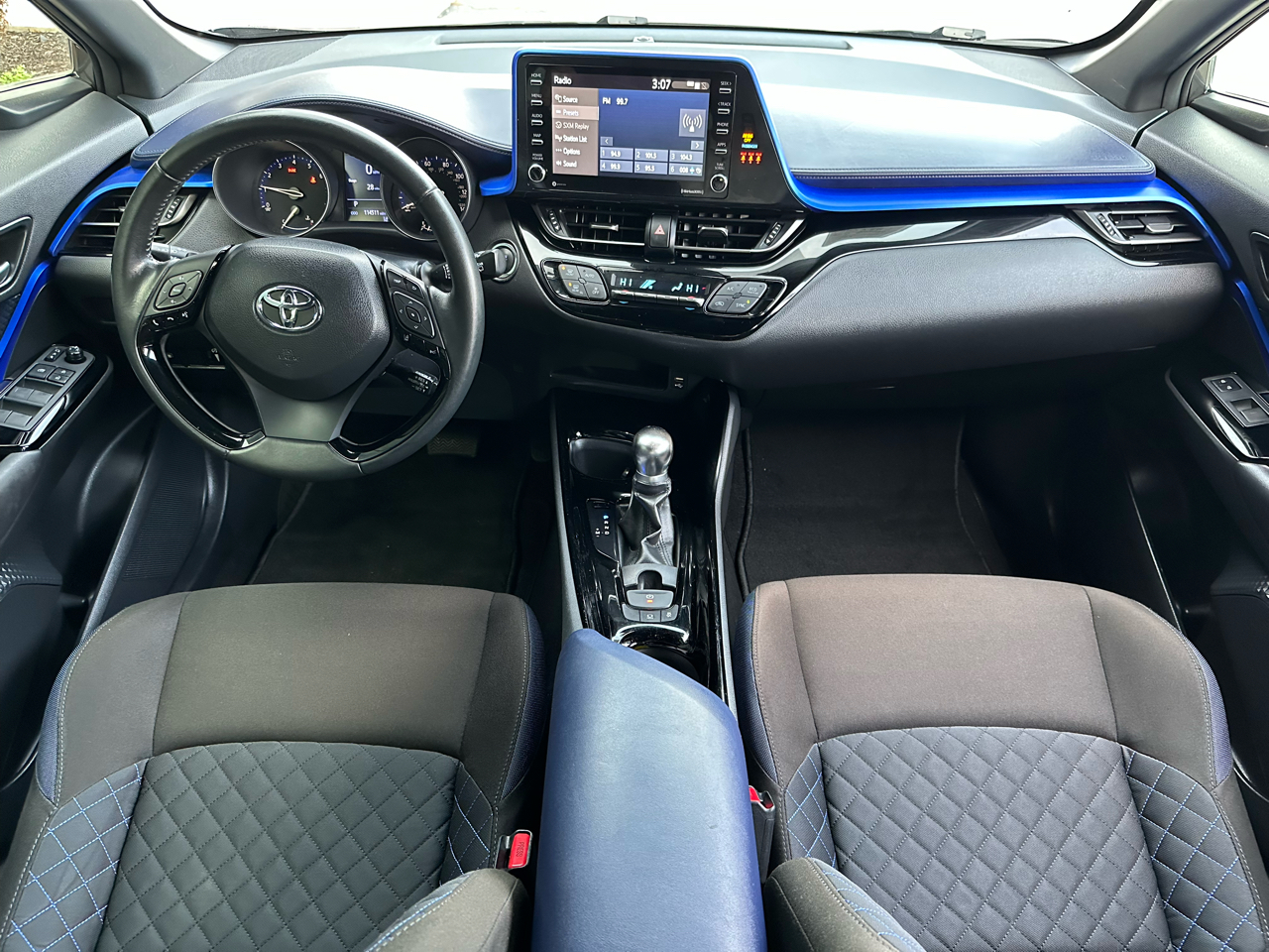 Toyota C-HR XLE FWD (Natl) 2020