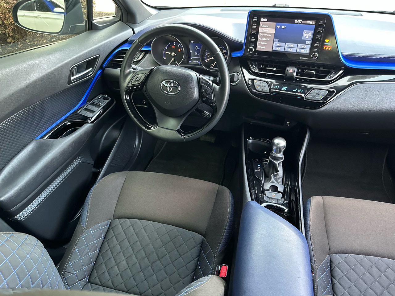 Toyota C-HR XLE FWD (Natl) 2020