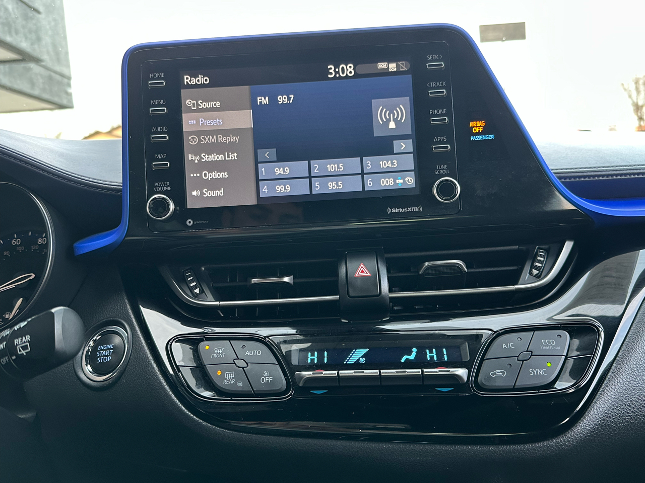 Toyota C-HR XLE FWD (Natl) 2020