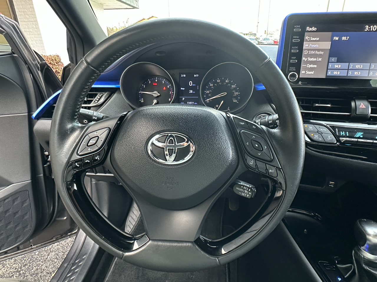 Toyota C-HR XLE FWD (Natl) 2020