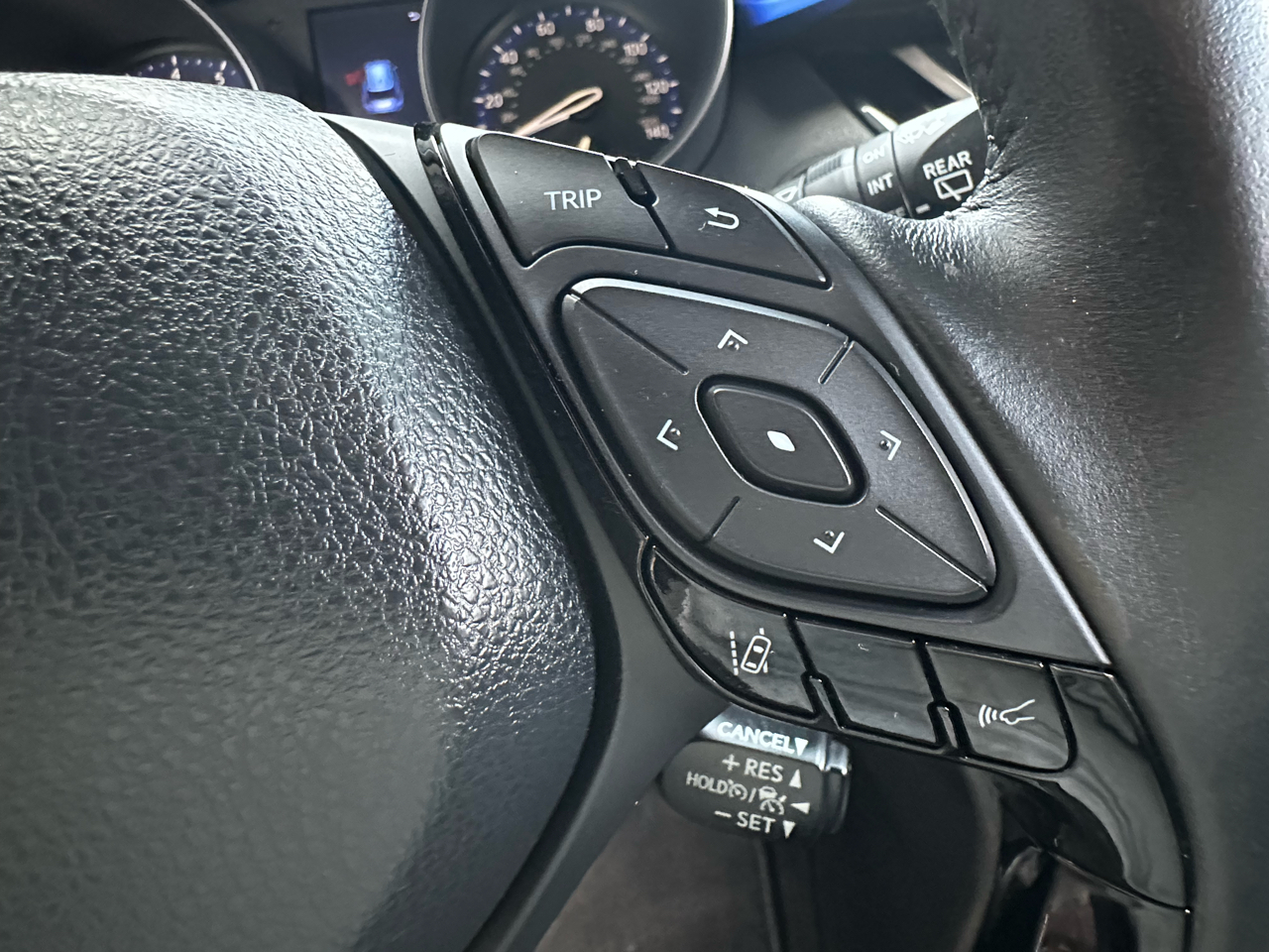 Toyota C-HR XLE FWD (Natl) 2020