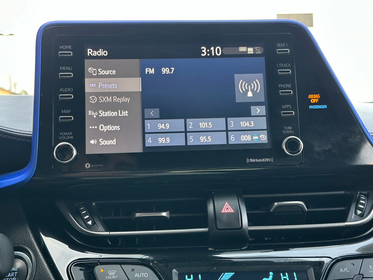 Toyota C-HR XLE FWD (Natl) 2020