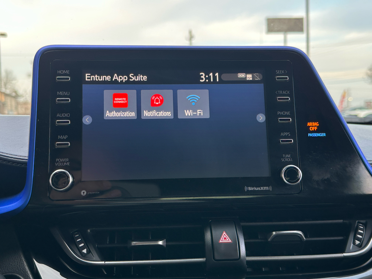 Toyota C-HR XLE FWD (Natl) 2020