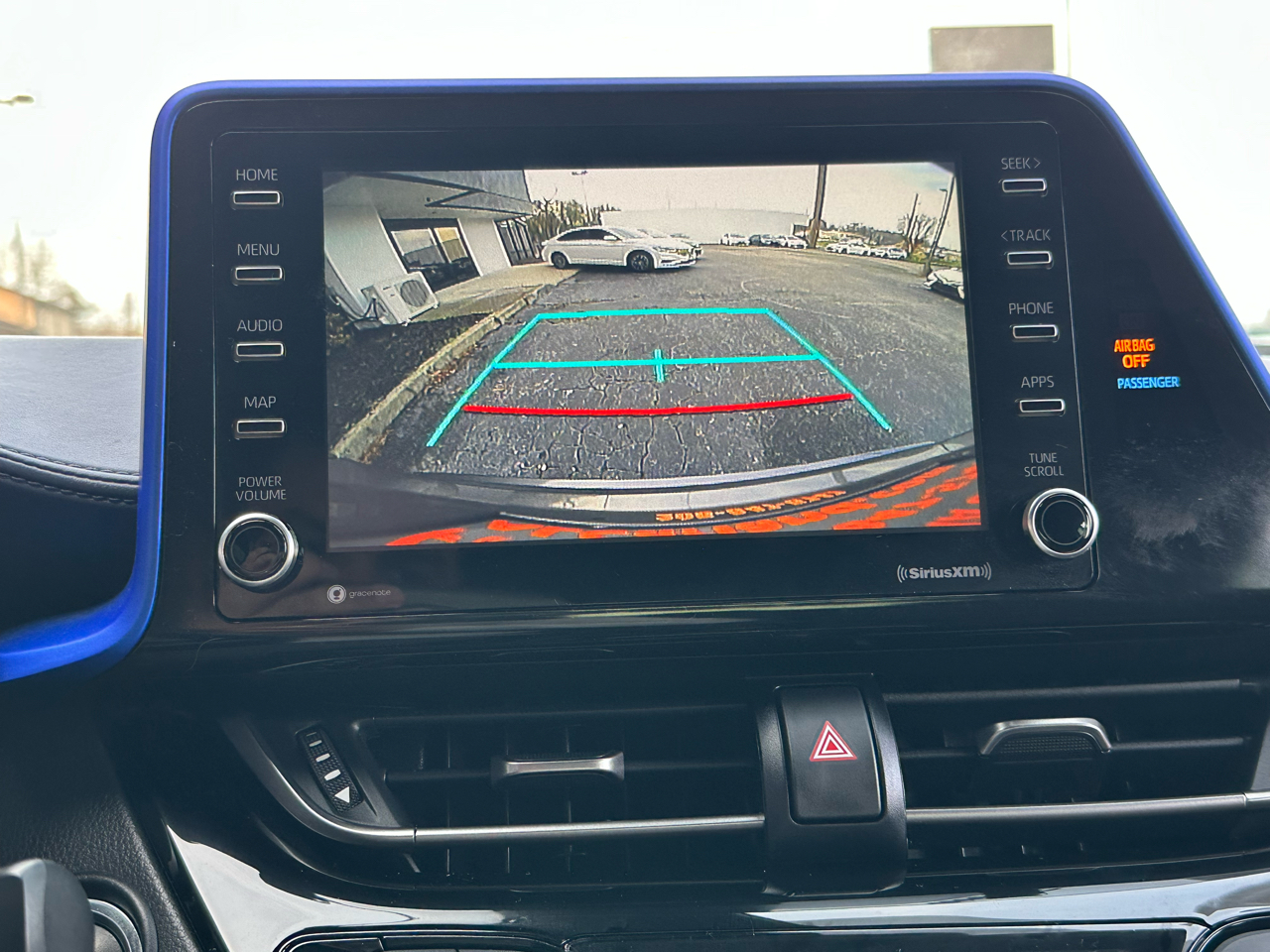 Toyota C-HR XLE FWD (Natl) 2020