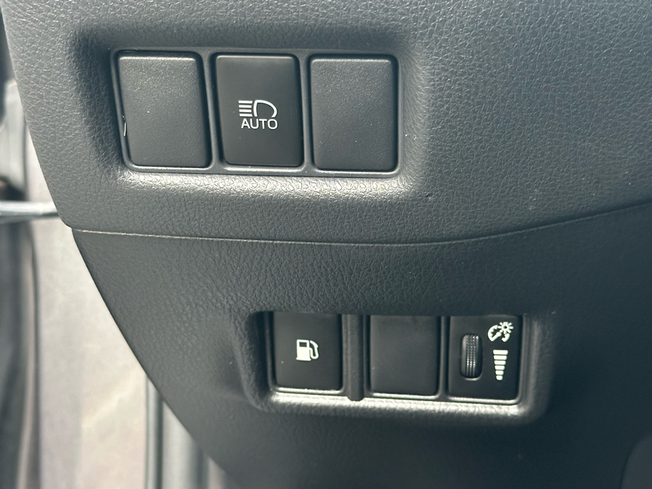 Toyota C-HR XLE FWD (Natl) 2020