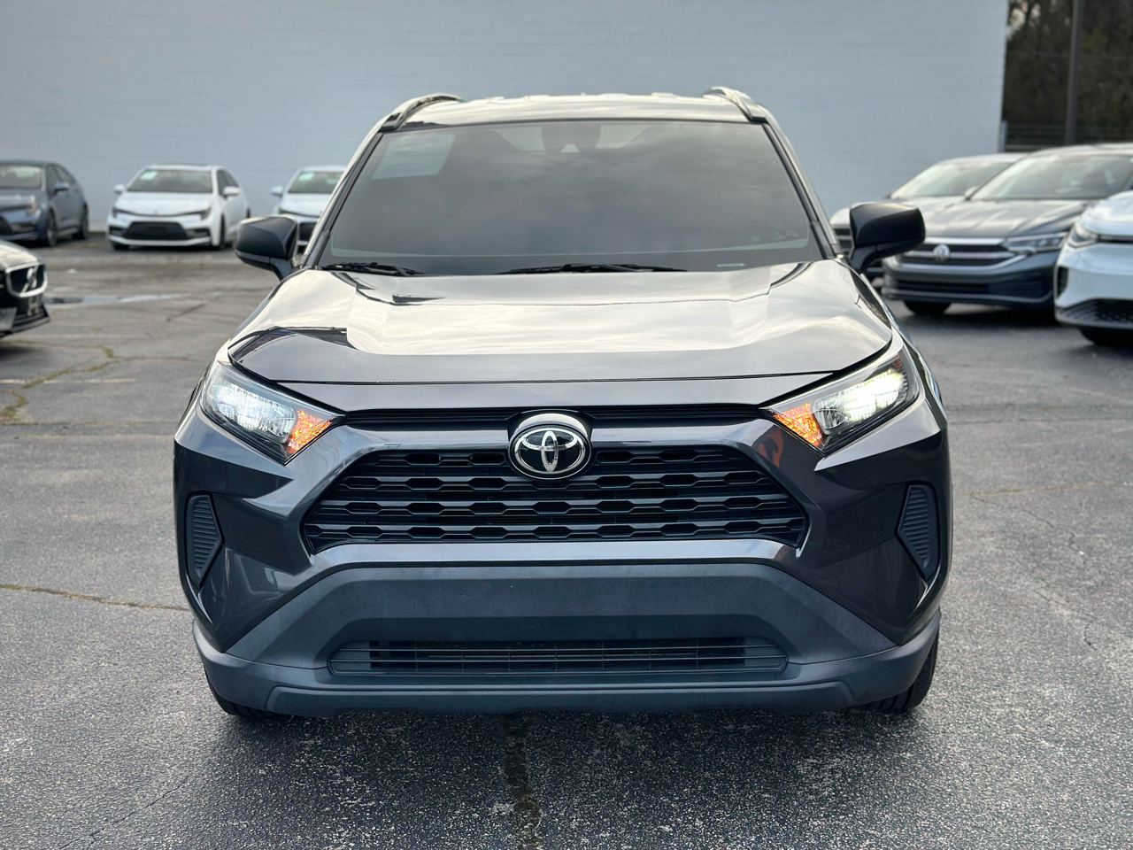 Toyota RAV4 LE FWD (Natl) 2021