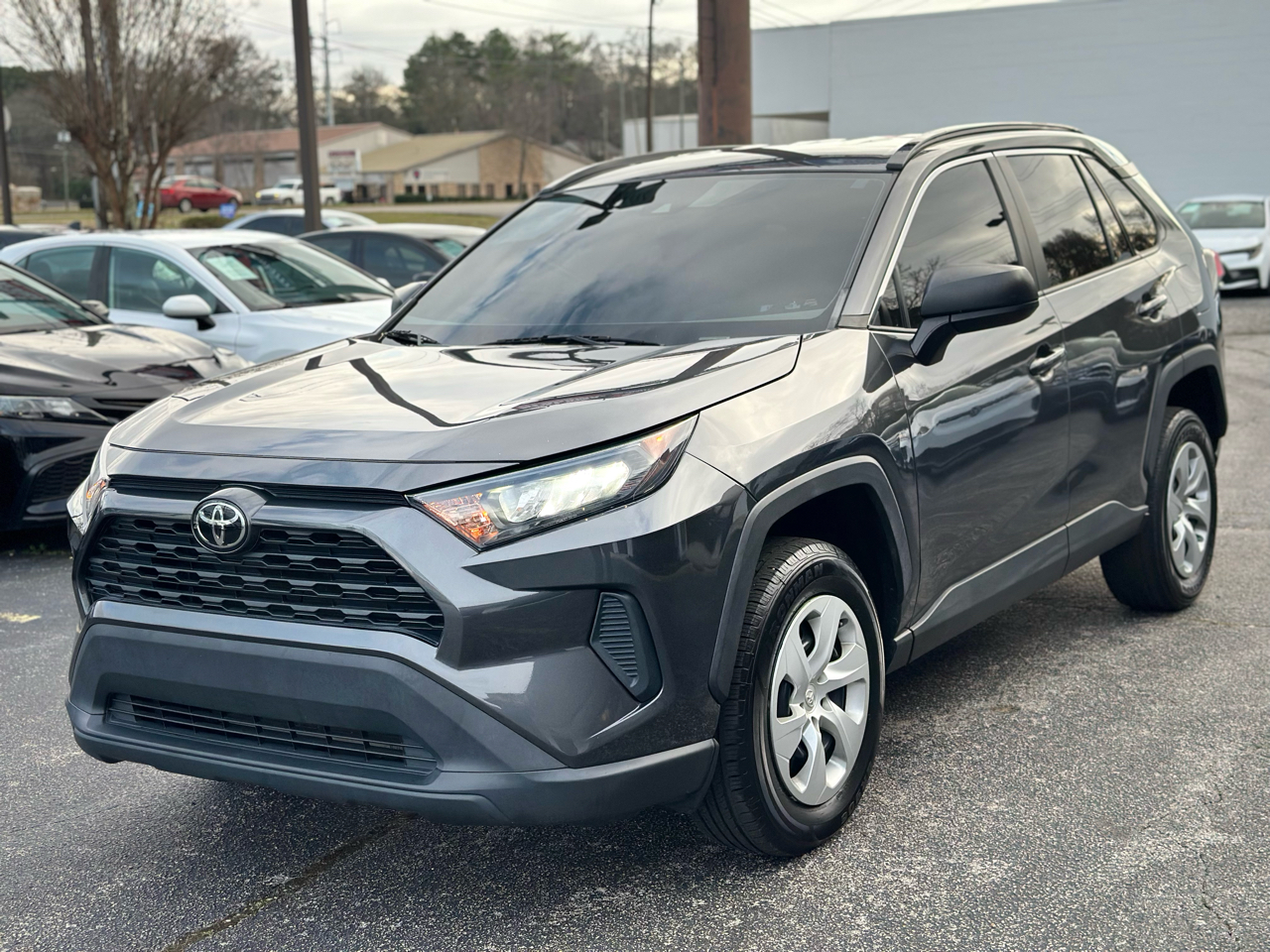 Toyota RAV4 LE FWD (Natl) 2021