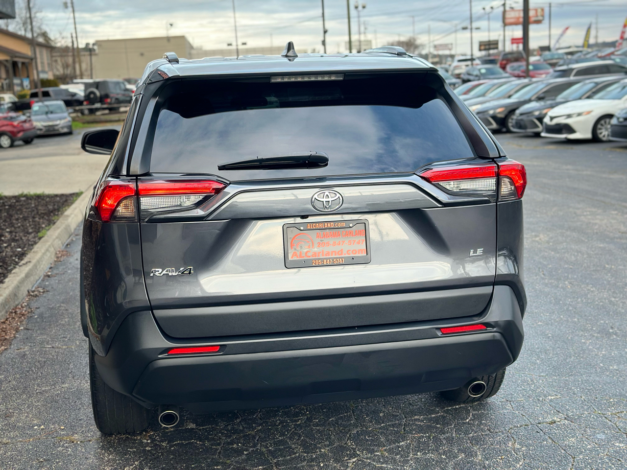 Toyota RAV4 LE FWD (Natl) 2021