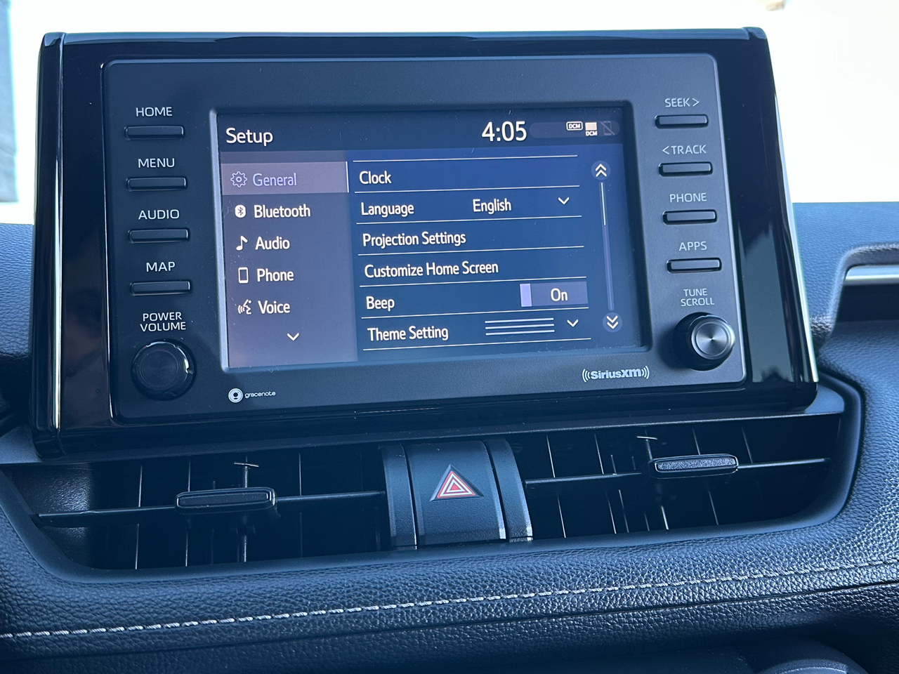 Toyota RAV4 LE FWD (Natl) 2021