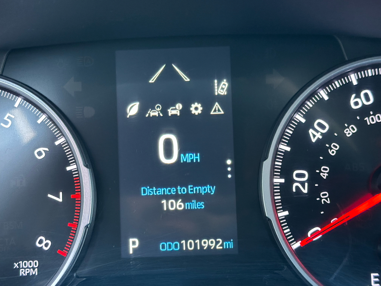 Toyota RAV4 LE FWD (Natl) 2021