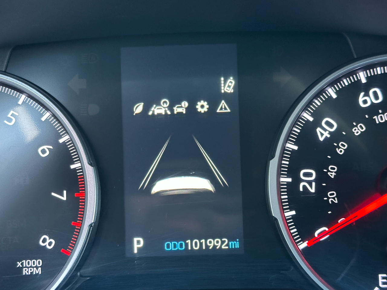 Toyota RAV4 LE FWD (Natl) 2021