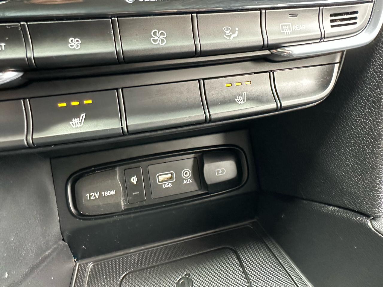 Hyundai Santa Fe SEL 2.4L Auto FWD 2020