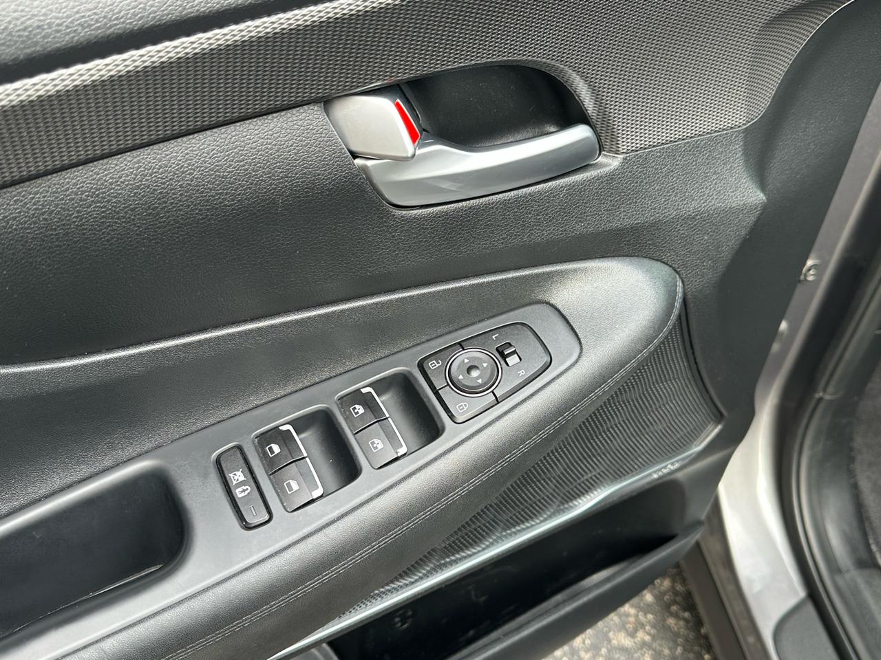 Hyundai Santa Fe SEL 2.4L Auto FWD 2020