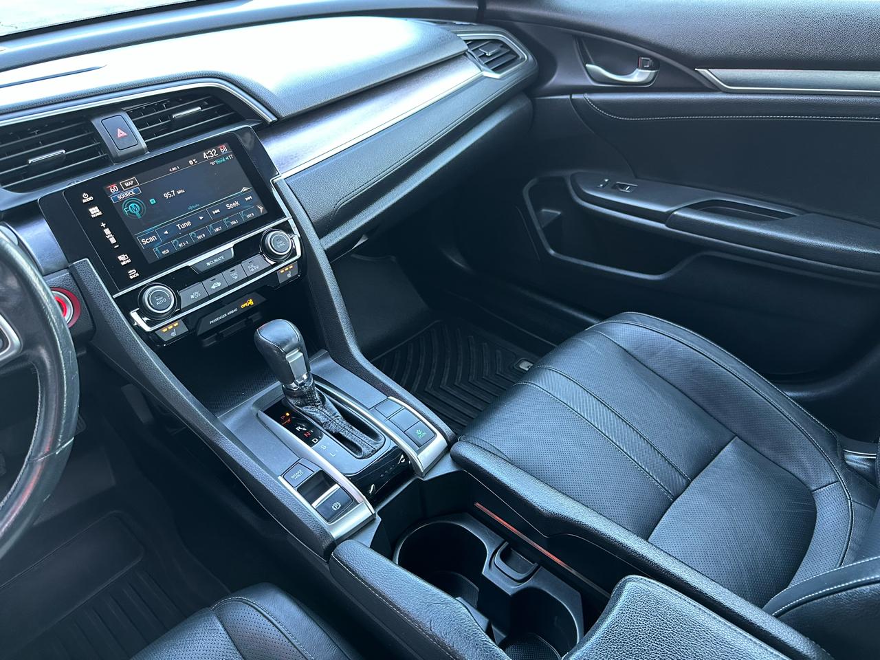 Honda Civic Sedan Touring CVT 2018