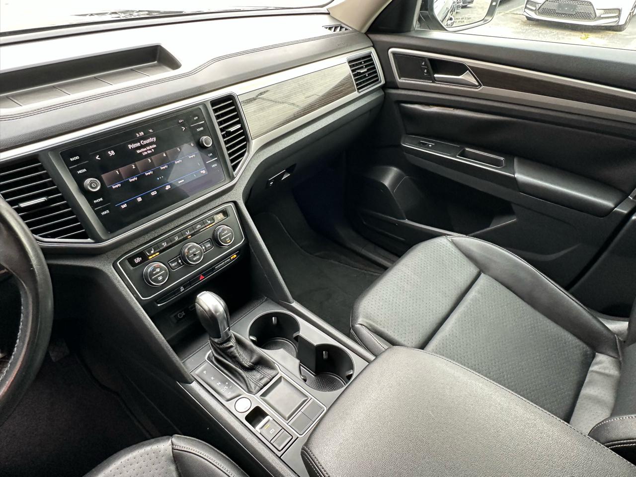 Volkswagen Atlas 3.6L V6 SE w/Technology FWD 2019