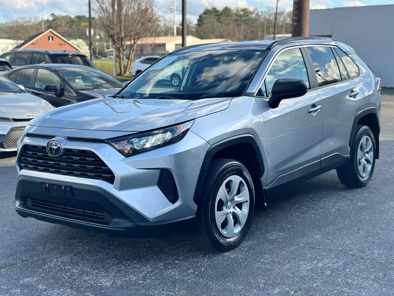 Toyota RAV4 LE AWD (Natl) 2021